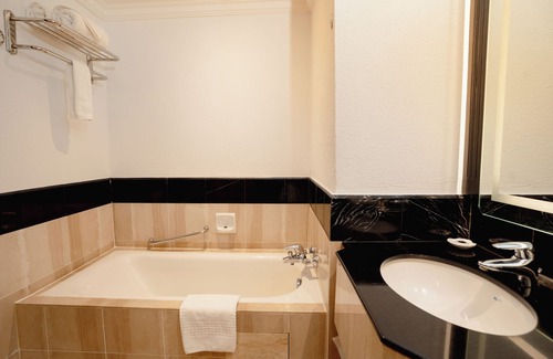 Bandar Kota Bharu Hotel | Renai Hotel Kota Bahru (formerly known as The Grand Renai Hotel)