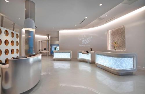Edmonton International Airport Hotel | Renaissance Edmonton Airport Hotel