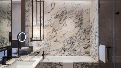 Yuhang District Hotel | Renaissance Hangzhou Northeast