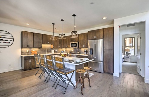 Rendezvous Apartment | Rendezvous Retreat | Sleeps 8 | Game Night Ready