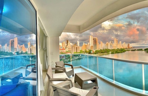 El Laguito Apartment | Renew yourself with the best view of the city.