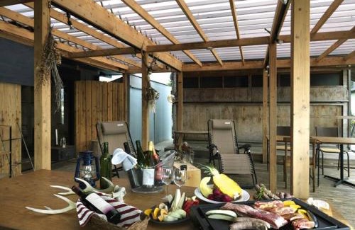 Minamitsuru-gun Villa | Renewal Open! 【urban’s camp fuji】ウッドデッキでBBQ可！新装別荘！