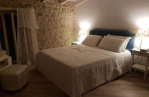 Ponte Nizza House | Renewed old stone house of 240 squared meters with porches garden and woods