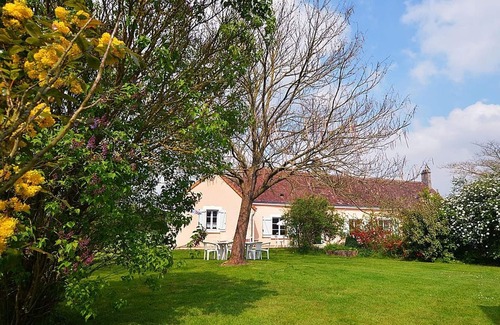 Saint-Calez-en-Saosnois Cottage | Renovated 19th-Century Cottage with Terrace, Trampoline, Spa, & Games in Quiet Hamlet