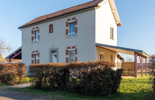 Soing-Cubry-Charentenay Cottage | Renovated house with garden near the Saône