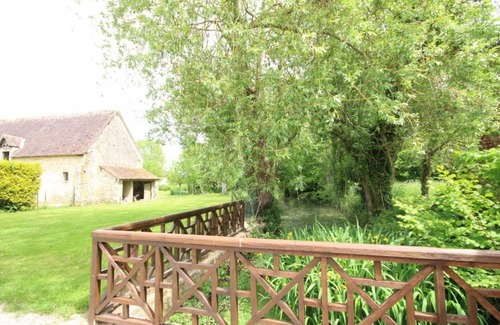 Cerise Cottage | Renovated 17th-Century Barn with Garden, Terrace, and Modern Amenities in Alençon