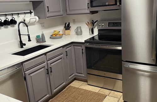 Wildernest Condo | Renovated 2-bed ski condo with wood fireplace