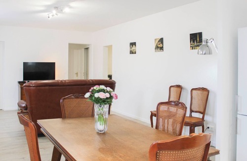 Drancy Apartment | Renovated 2-bedroom apartment