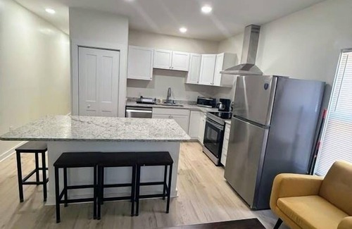 Durham Apartment | Renovated 2 Bedroom Great Central Location! New Property, Seasoned Superhost