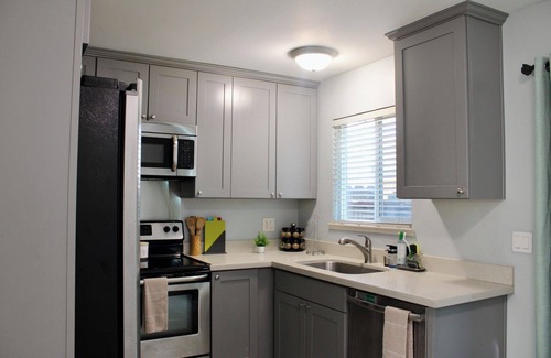 Upper B Street Apartment | Renovated 2BR Castro Valley Apartment Near BART and Parking