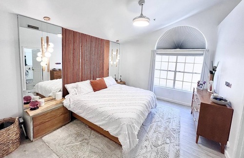 Central Scottsdale House | Renovated 3 bedroom house with designer decor & furniture in a great location