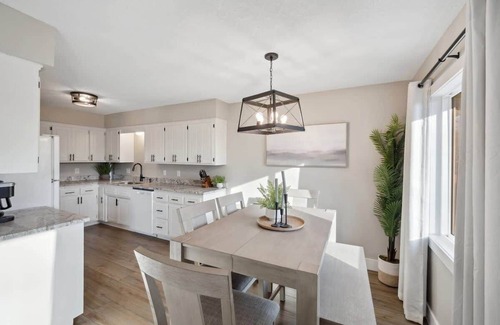 Brooklyn Park House | Renovated! 3BR 1.5BA King Beds! Mid term Rental ok