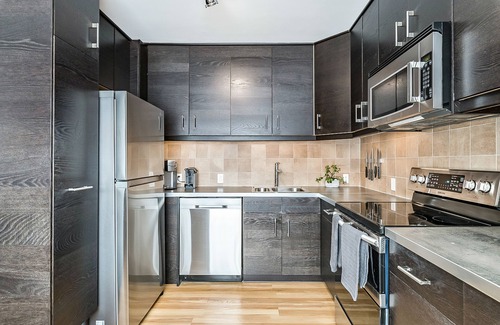 Bridgeland House | Renovated 3BR Character Home in the heart of Calgary