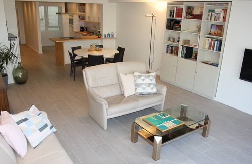 Knokke Apartment | Renovated apartment (115m²) in the heart of Knokke at 750m from the beach