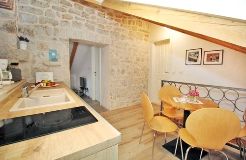Cavtat Old Town Apartment | Renovated Apartment In The Stone House In The Centre Of Old Cavtat