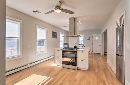 Barrington Cottage | Renovated Barrington Cottage w/Beach Access!