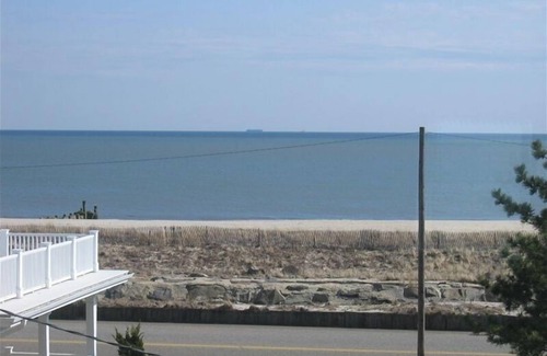 Admiral Estates Condo | Renovated Beach Block Condo now booking 2025!