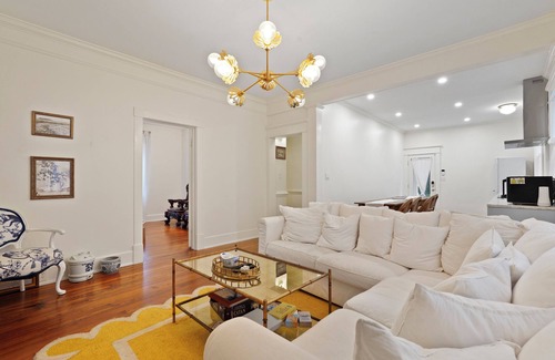 Metropolitan Apartment | Renovated Bright + Airy Home in Prime Location by Lucky Savannah