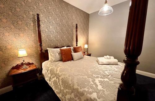 West Launceston House | Renovated Cottage Near Cataract Gorge Launceston