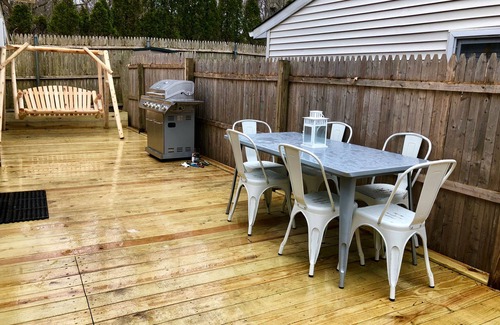 Baiting Hollow Cottage | Renovated Cozy Chic North Fork Cottage, steps away from the Beach & Wine Trail!