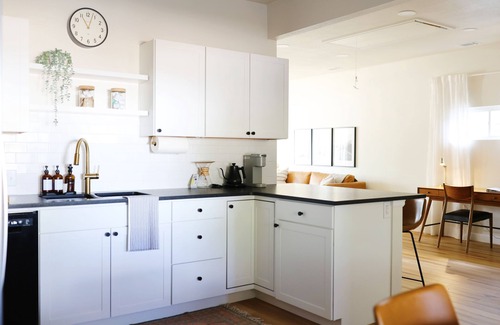 Cheyenne House | Renovated Downtown Private Home with tranquil backyard, fully fenced