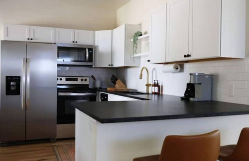 Cheyenne House | Renovated Downtown Private Home with tranquil backyard, fully fenced