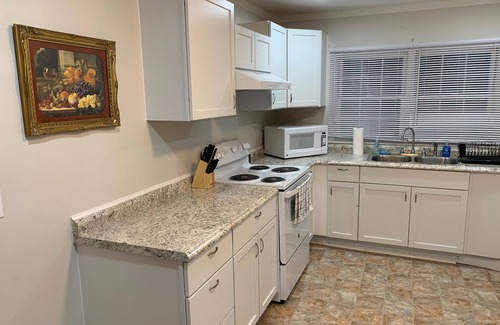 Hardwick House | Renovated duplex on former asylum campus