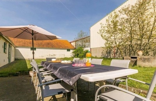 Saint-Pere-en-Retz Cottage | Renovated Farmhouse: 4BR, SPA, WiFi, Baby Gear, Near Pornic