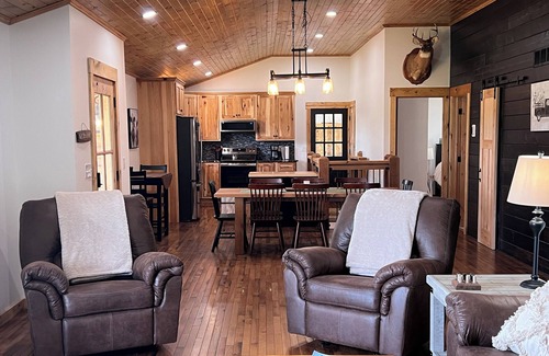 Maywood House | Renovated Farm House Style Ranch, 4 Bedroom 3 Bath, Peaceful Country Lane.