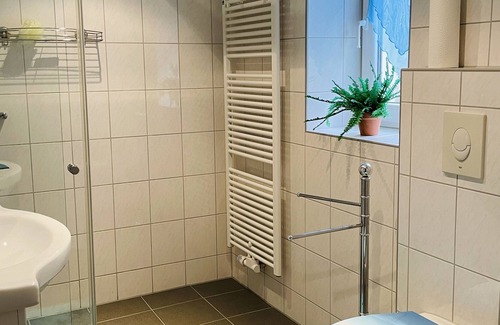 Janschwalde House | Renovated farmhouse + large garden, great bike paths in the area