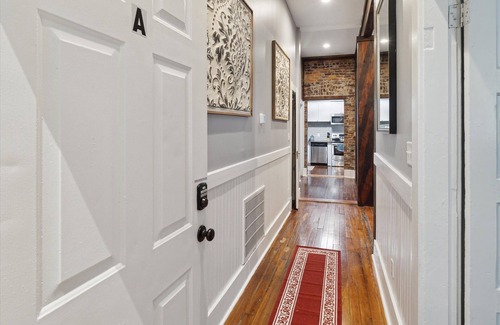 Dixon Park House | Renovated Georgian Manor w/Parking Near Forsyth Park by Lucky Savannah