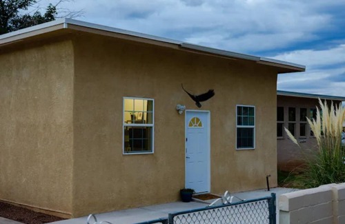 Los Griegos House | Renovated guest house in the heart of Albuquerque