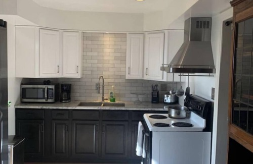 Knoxville House | Renovated historic stone house very close to the Potomac River