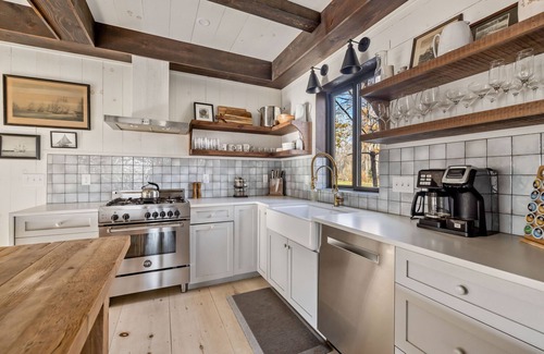 Cape Porpoise House | Renovated home with water access and stocked with amenities