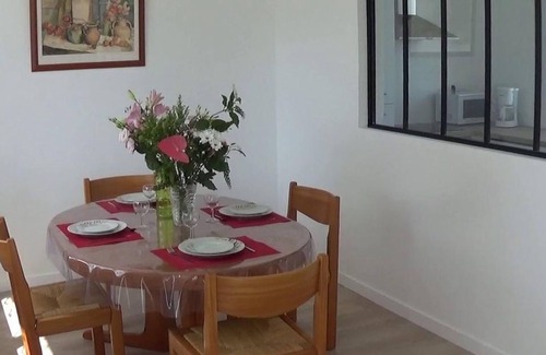 Coutansouze Cottage | Renovated house with garden, terrace, and Wi-Fi in Coutansouze