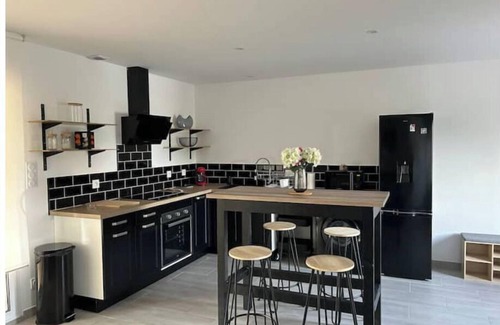 Digoin House | Renovated house with covered terrace and garden