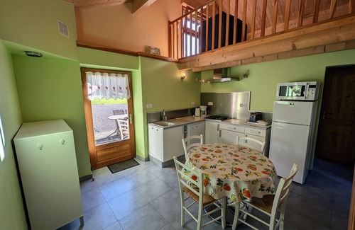 Saint-Bresson Cottage | Renovated nature retreat, Plateau of 1000 ponds - WIFI, parking
