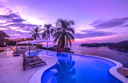 P Chahue Villa | Renovated Ocean View Villa + Private Pool
