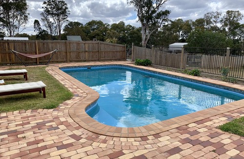 Warwick House | Renovated Queenslander with a pool - close to town!