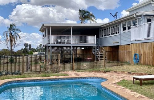 Warwick House | Renovated Queenslander with a pool - close to town!