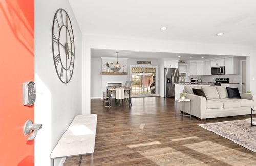 Bellevue House | Renovated Ranch + Fenced Back Yard. Pet Friendly!