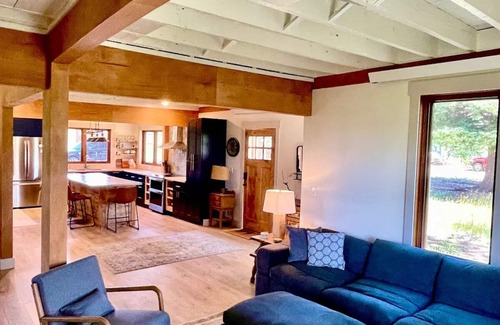 Whitepine House | Renovated Ranch Retreat in Heart of the Rockiesnn
