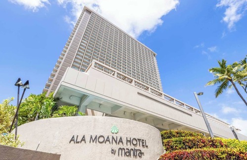 Ala Moana Apartment | Renovated, Stunning Ala Moana Partial Ocean View Studio 2324