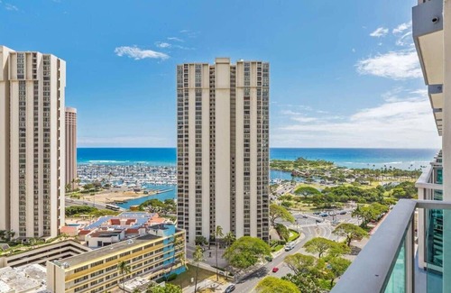 Ala Moana Apartment | Renovated, Stunning Ala Moana Partial Ocean View Studio 2324