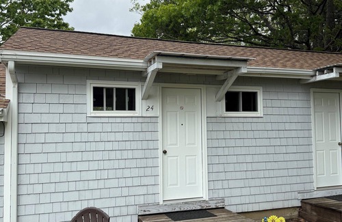Boothbay Cabin | Renovated The Driftwood Cabin at White Anchor Inn