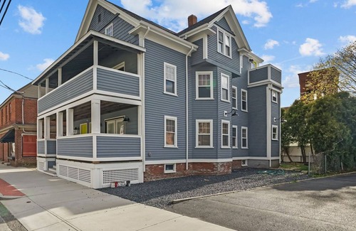 Warren House | Renovated Water Haus ⎥ +8 beds ⎥ Historic Waterfrontnn
