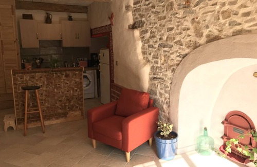 Villetritouls Cottage | Renovated wine cellar and outbuilding in the heart of nature