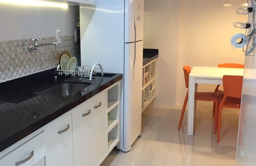 Centro Apartment | Rent beautiful 2 bedroom apt at a Fort Beach court.