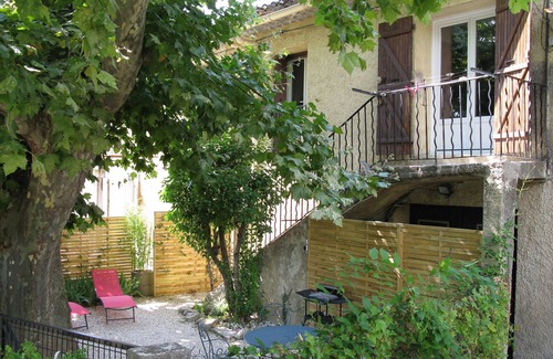 Sarrians Cottage | Rental & Gîte