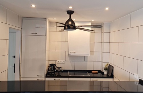 Castillo de Sabinillas Apartment | Rental-Modern-Private Bathroom